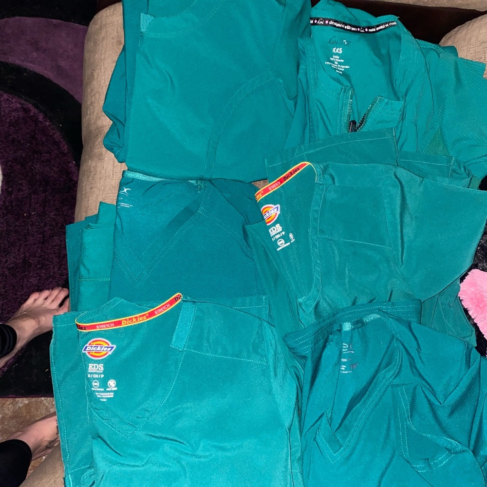 Scrub brand name small and extra small 6 sets 4 small 2 extra small